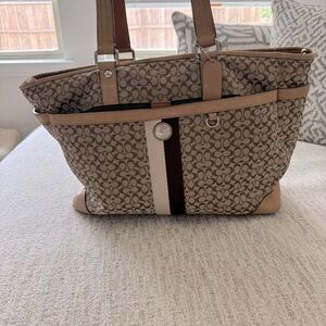 Coach tote purse F13831